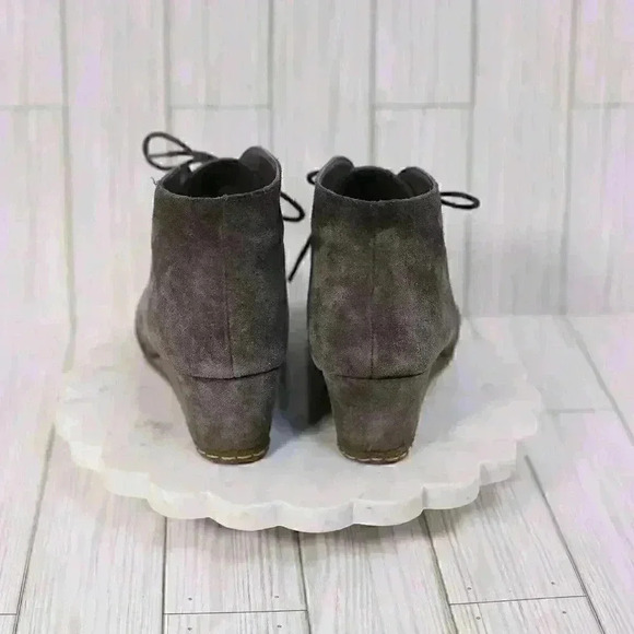 Franco Sarto Booties Acquire Womens Size 8 Wedge Boots Heel Grey Suede Ankle - Picture 5 of 11